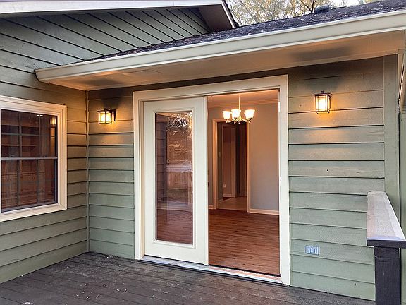 5th image of 2213 Oakgrove Cir