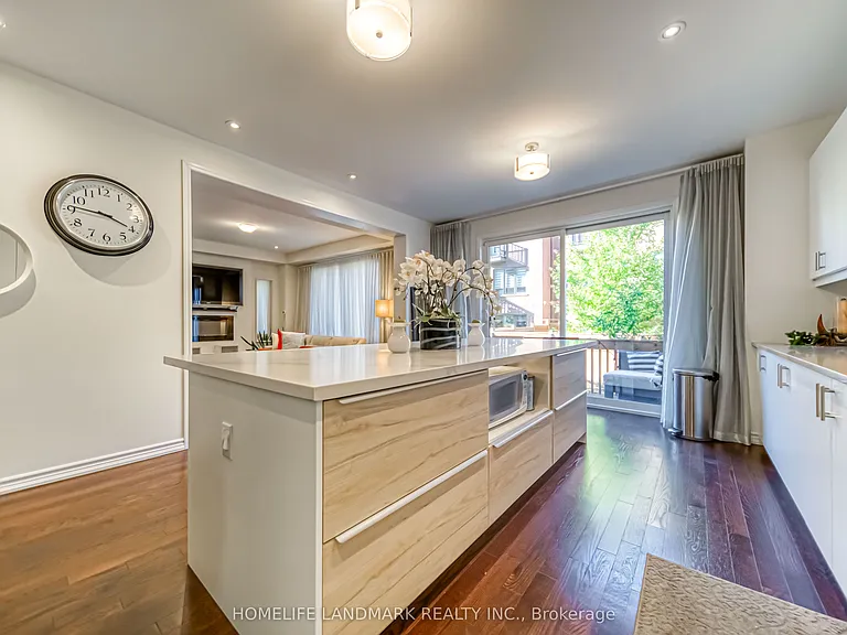 294 Valermo Dr — Photo 8