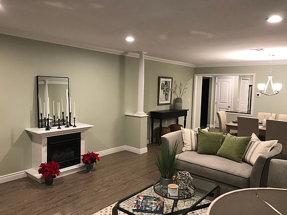 3rd image of 152 Torrey Pines Dr