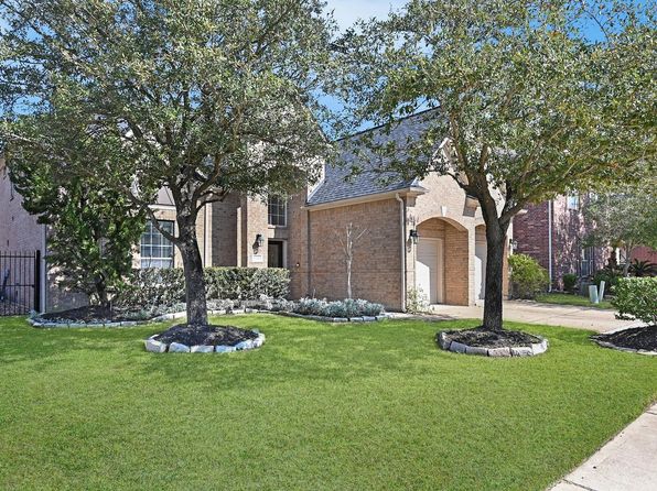 18126 Billabong Crescent Ct, Cypress, TX 77429