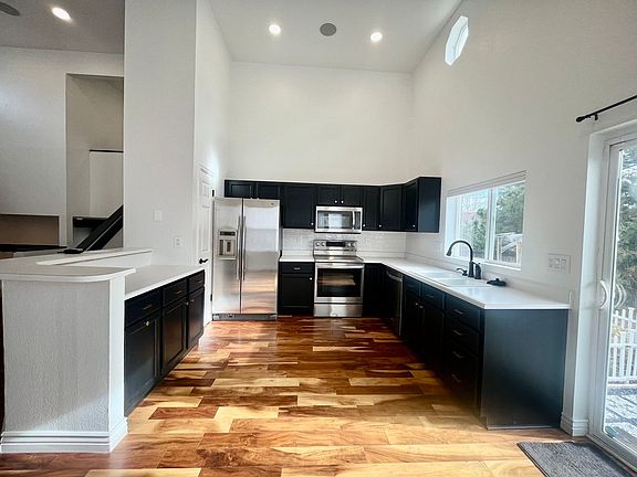 4th image of 21743 Farmingdale Ct