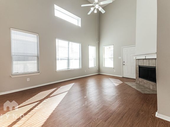 4th image of 9808 Cedarcrest Dr