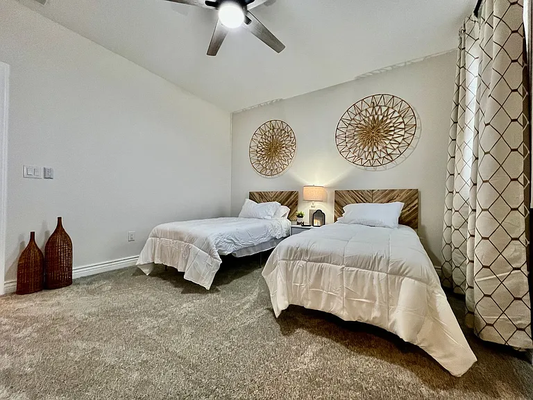 4817 Granada Ct — Photo 32