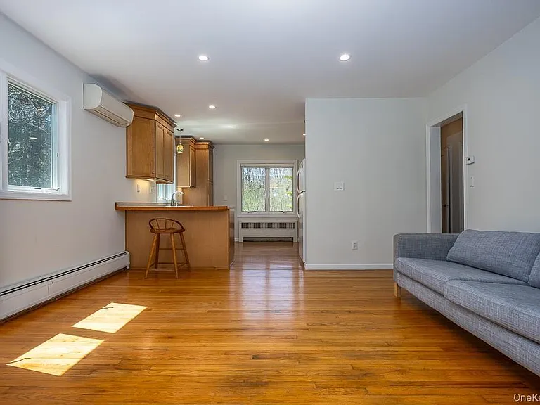 644 Gilbert Ave — Photo 10