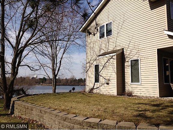 3rd image of 816 N Shore Dr