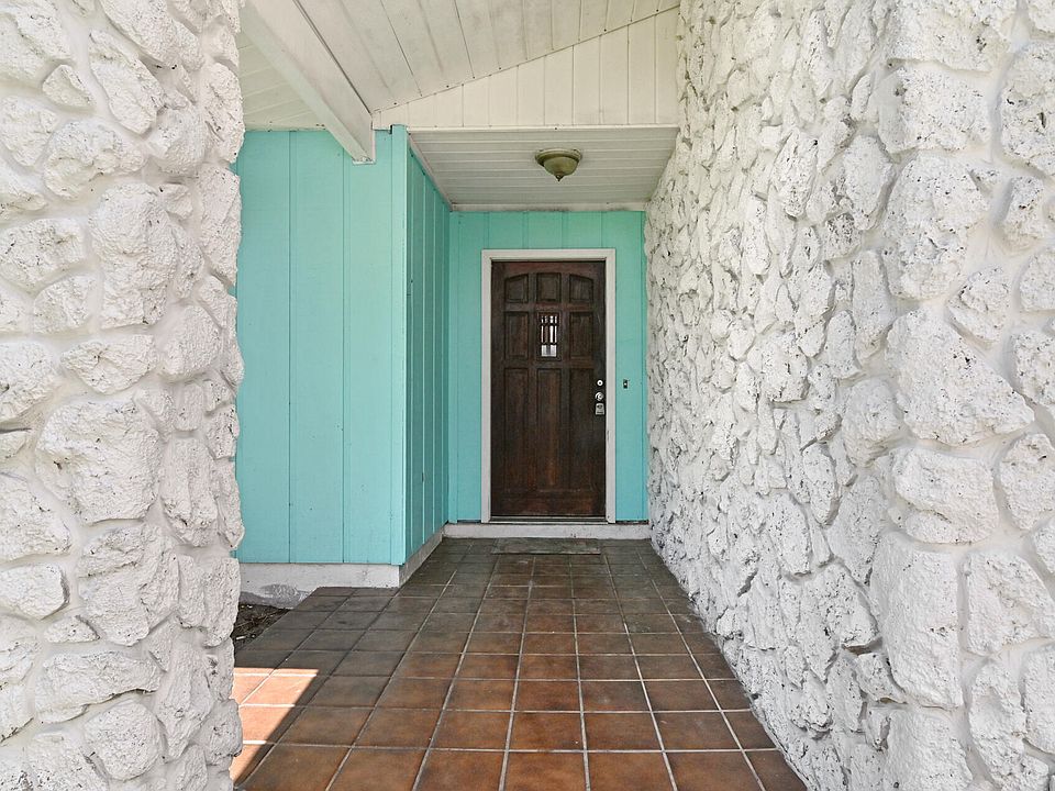 1st image of 6306 Saxon Boulevard