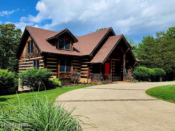 3rd image of 3675 Mountain View Ln