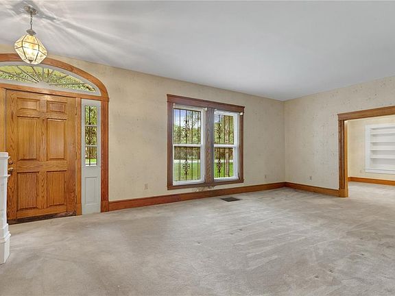 4th image of 820 S OAK AVENUE