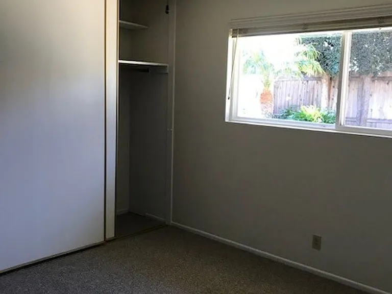 157 N Linden Dr — Photo 20