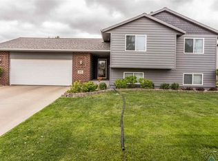 805 Atkins Dr, Tea, SD 57064