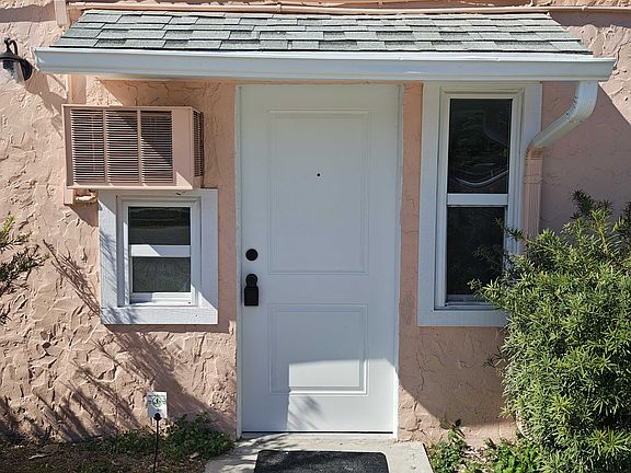 2nd image of 3101 54th Ave N #B