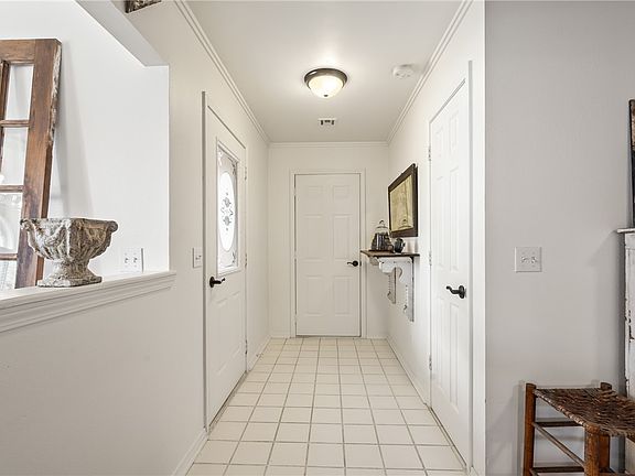 2nd image of 114 Cordes Dr