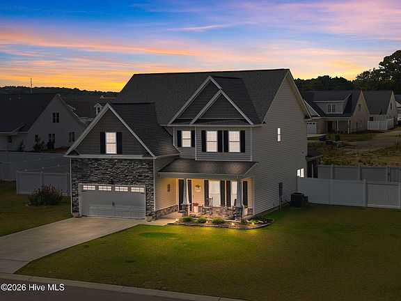 3rd image of 732 Megan Drive