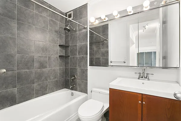 Sold by Citi Habitats | media 21