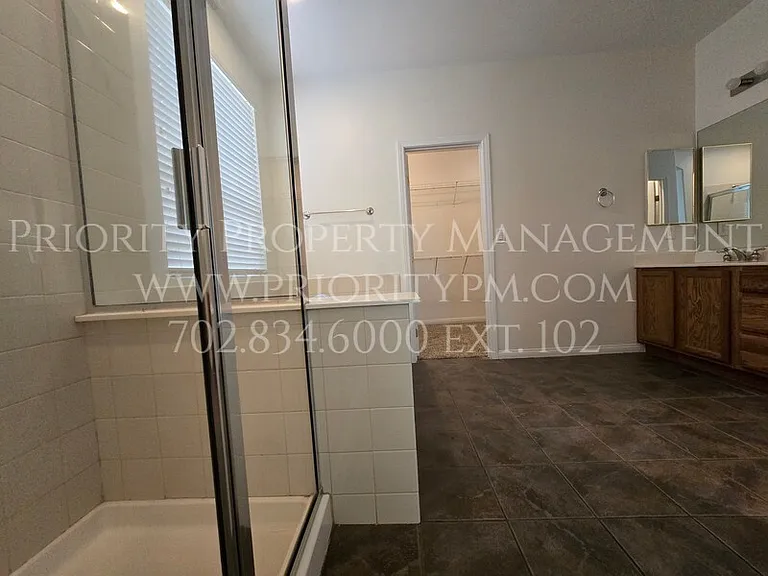 10001 Central Valley Ave — Photo 12