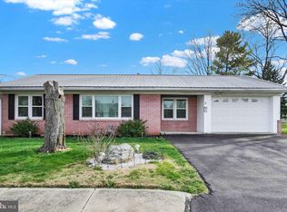 7 Willow Run Rd, Dover, PA 17315