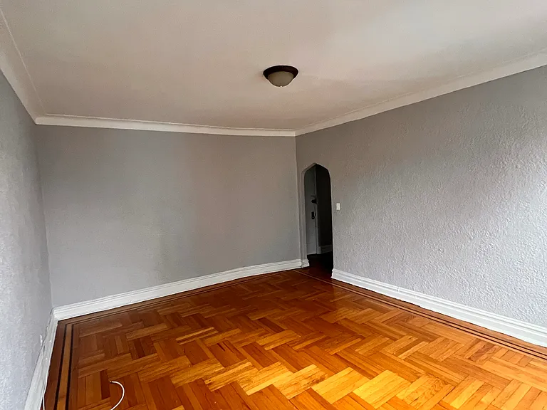135 Amersfort Pl #3Y — Photo 3