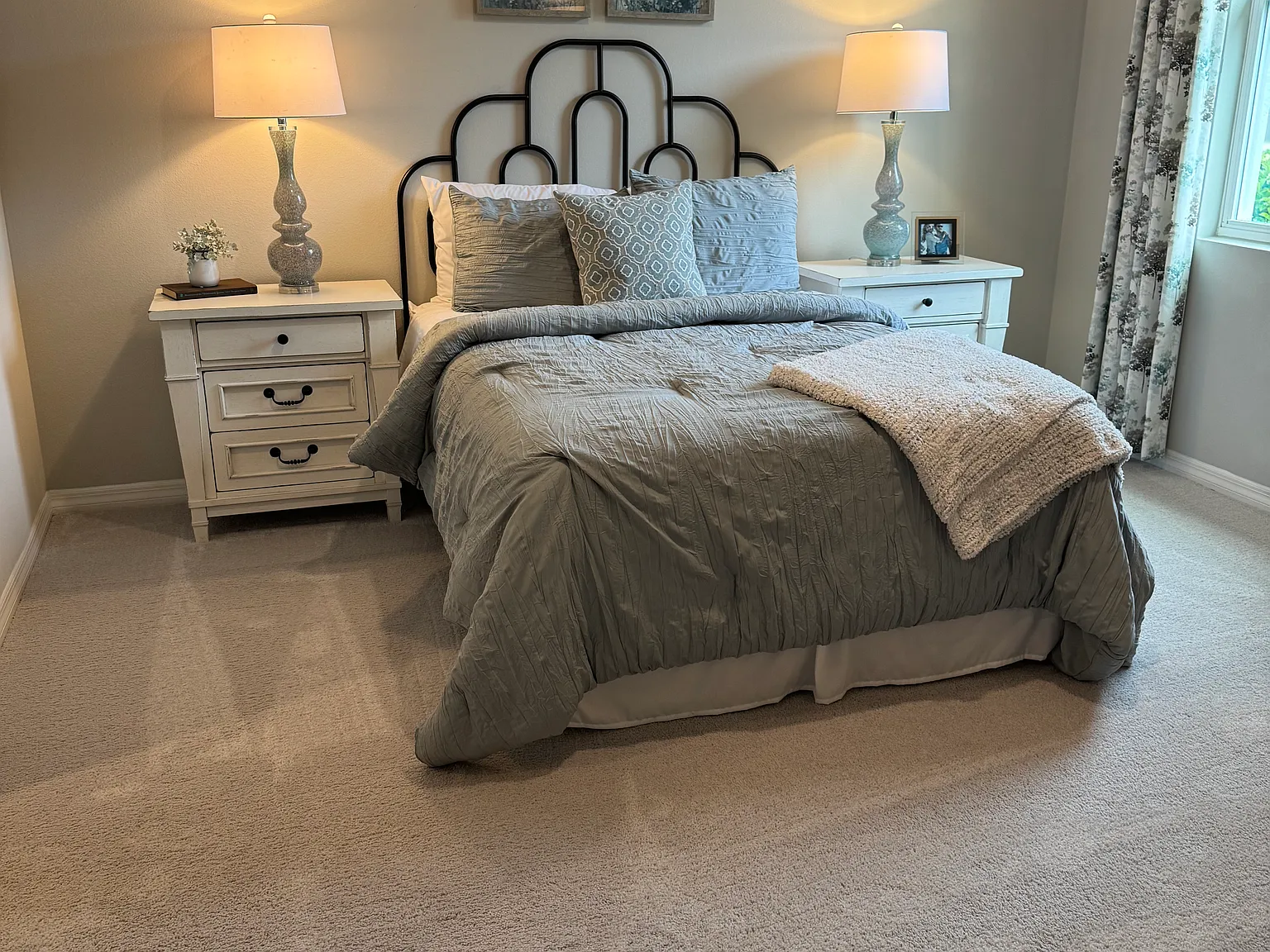 5 bed, 3500 sqft, $900 — Photo 2