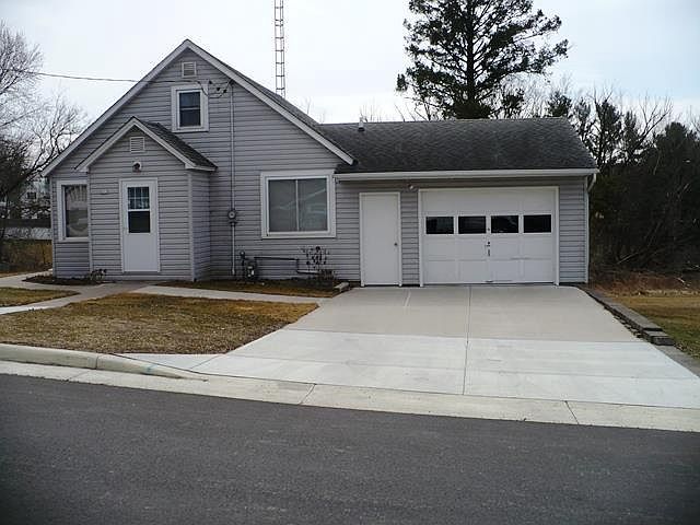 1st image of 213 W MILLER STREET