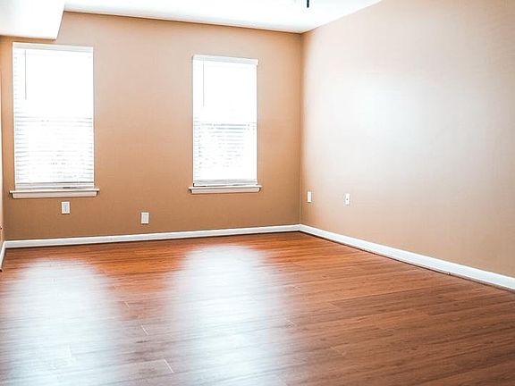 4th image of 14353 Southgate Ct