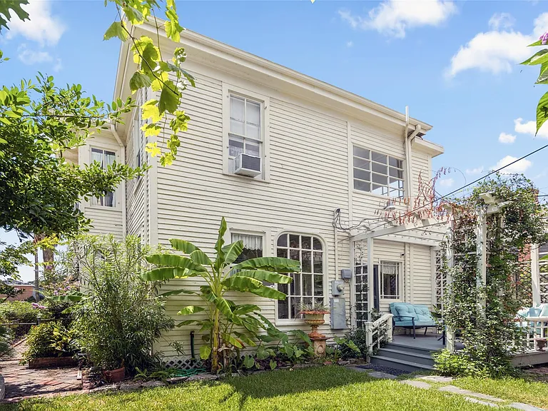 1112 Broadway St — Photo 30