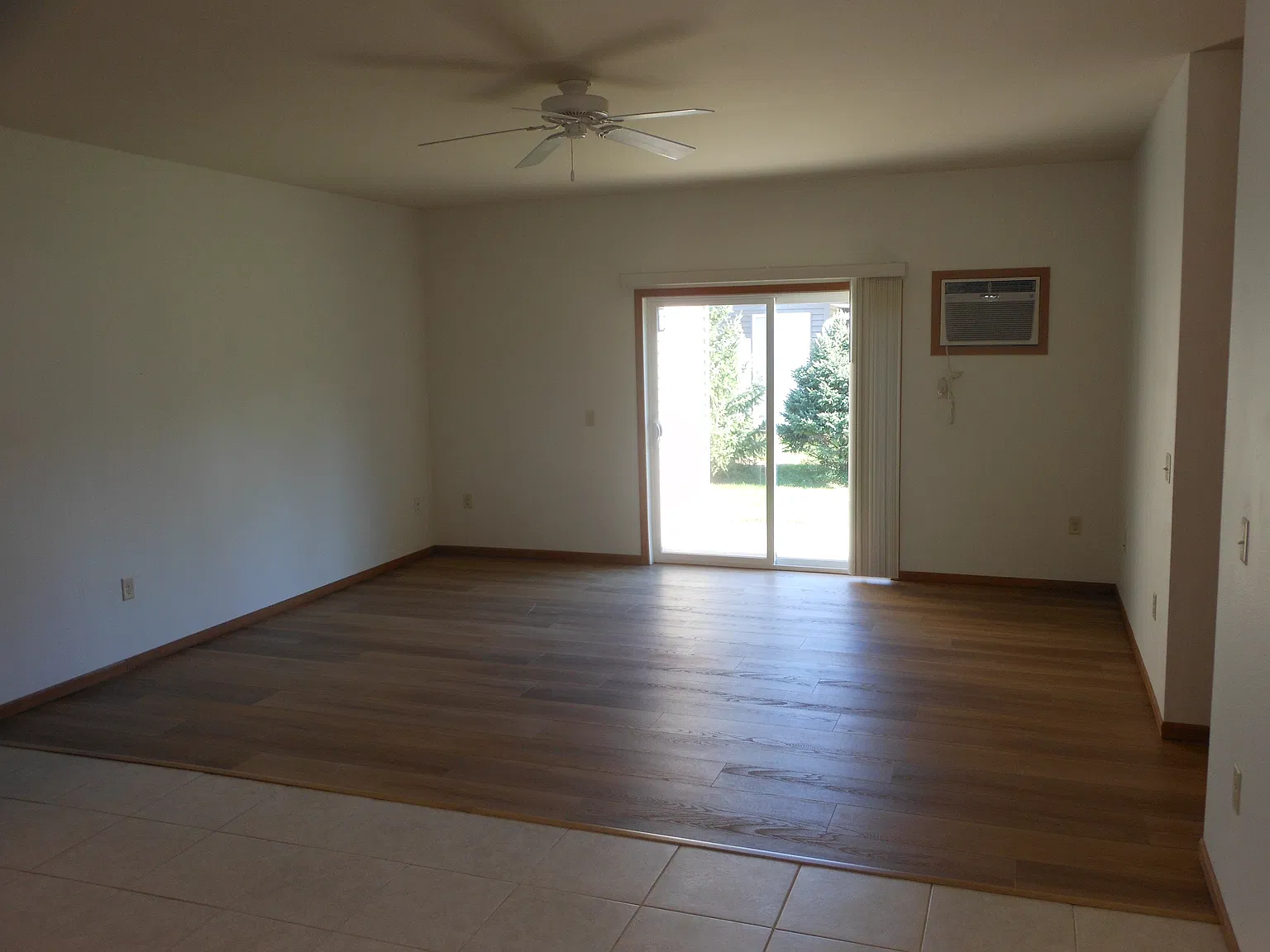2 bed, 1180 sqft, $1,500 — Photo 2