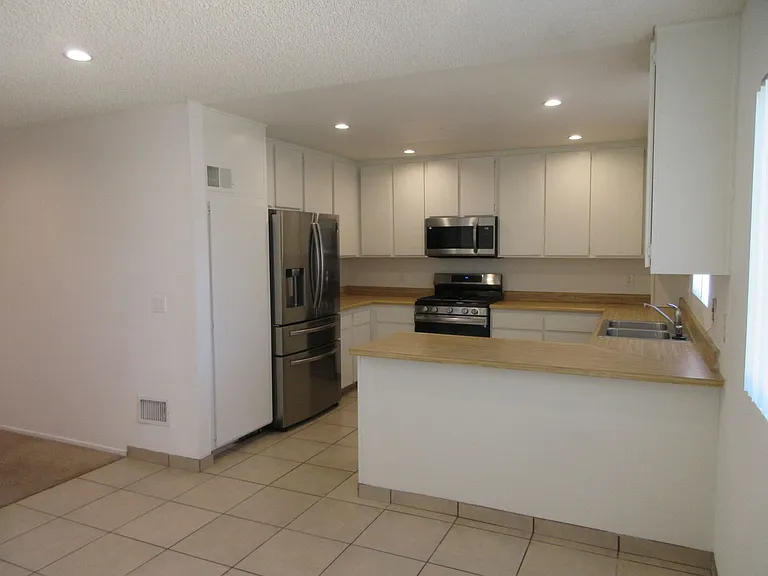 8865 Independence Ave #26 — Photo 4