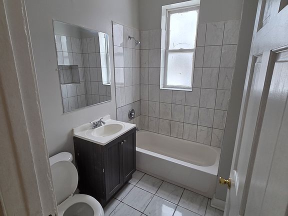 3rd image of 1130 S Albany Ave #2R