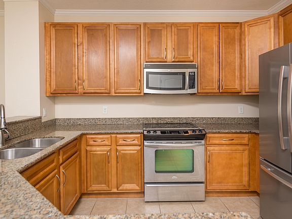 4th image of 175 Bayberry Cir Unit 1007