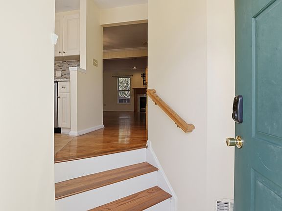 2nd image of 6203 Abbottsbury Row