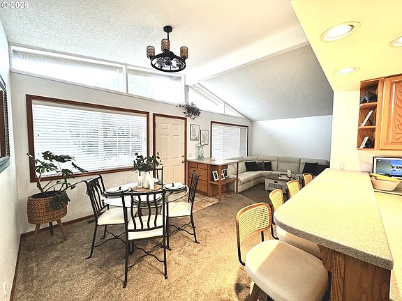 4th image of 1091 Long Ridge Dr