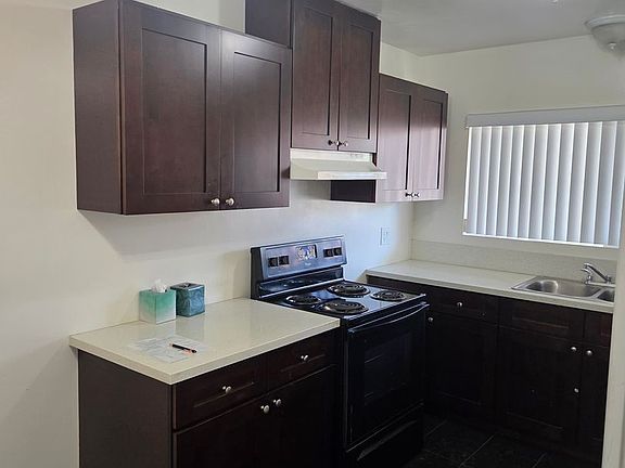 2nd image of 325 Burchett St #7