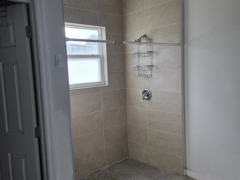 721 Green Ct — Photo 9