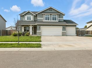 7677 E Willard Dr, Nampa, ID 83687