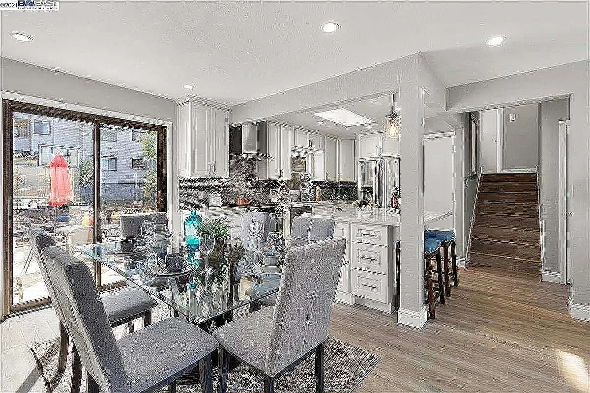 6 bed, 2240 sqft, $7,500 — Photo 3