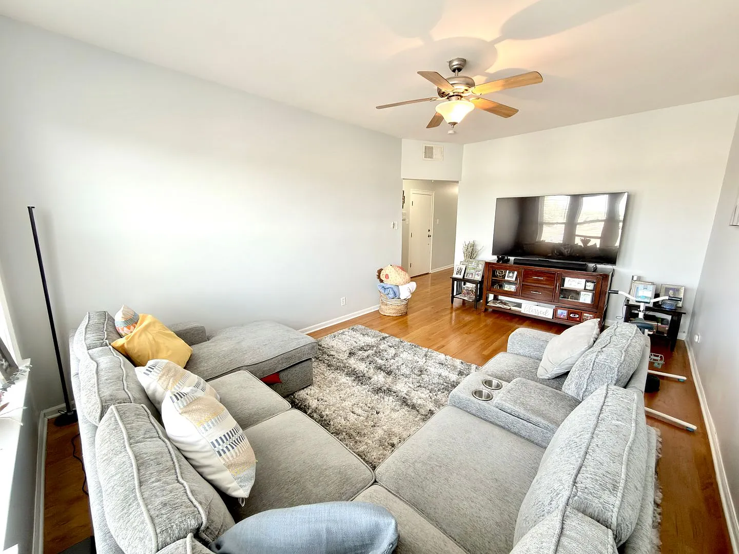 4111 W Lawrence — Photo 1