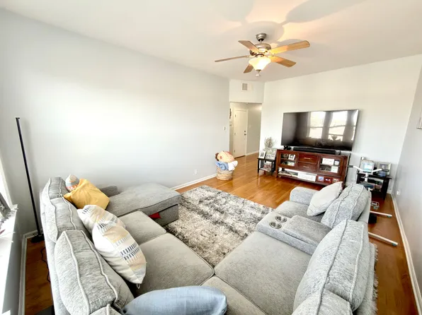 4111 W Lawrence, 4111 W Lawrence Ave #3, Chicago, IL 60630