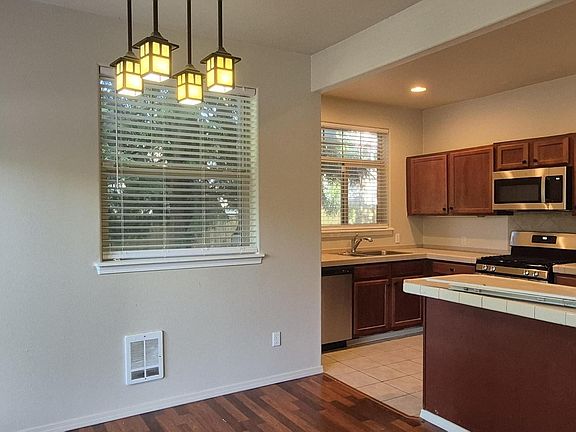 3rd image of 1311 SW Edgefield Meadows Ct