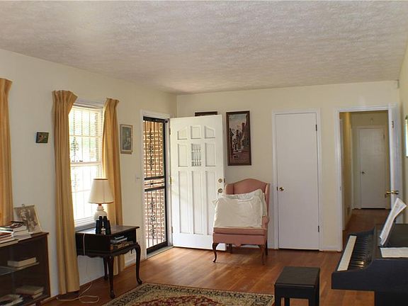 4th image of 5421 Francis Dr