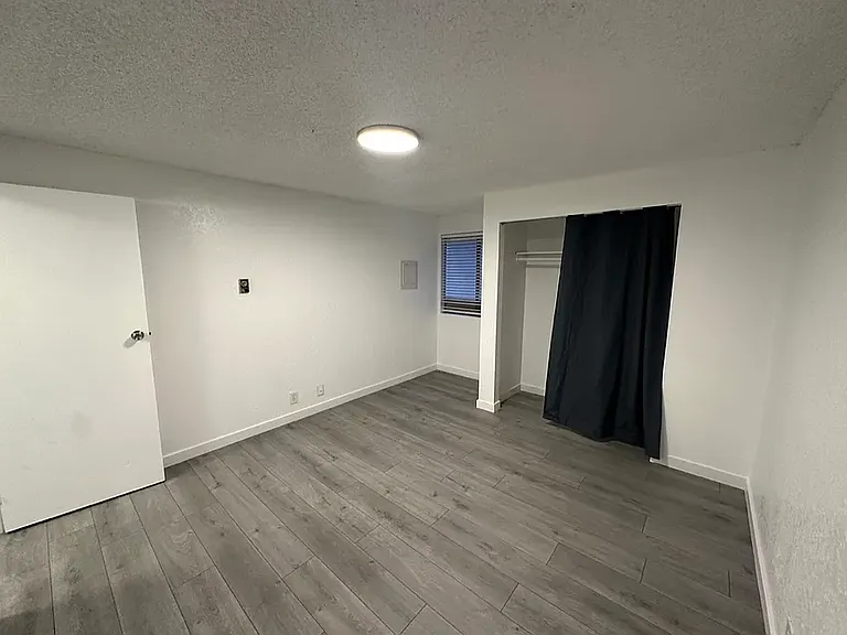 120 Stanford Dr #D — Photo 17