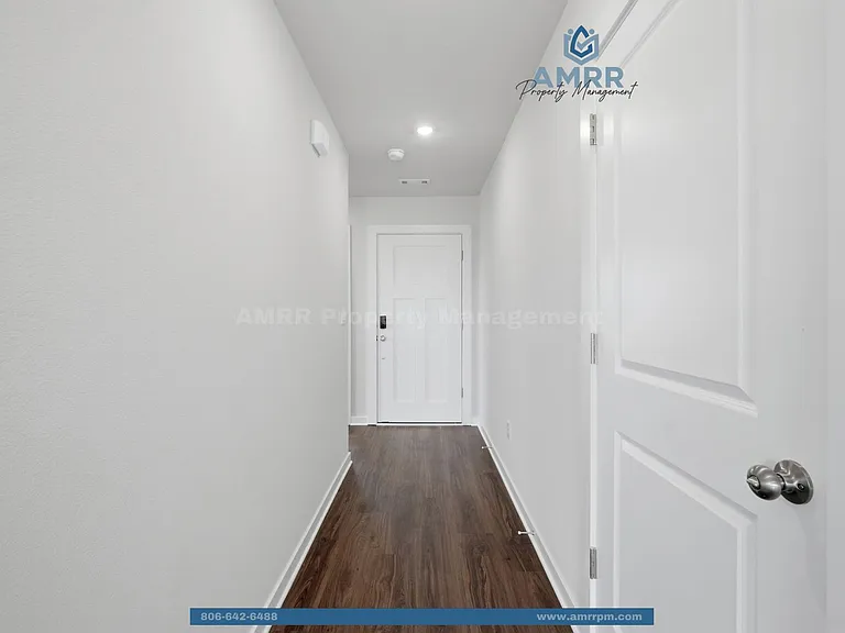 402 Cattleman Ln — Photo 17