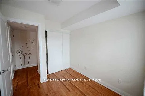 320 John St #233 — Photo 4