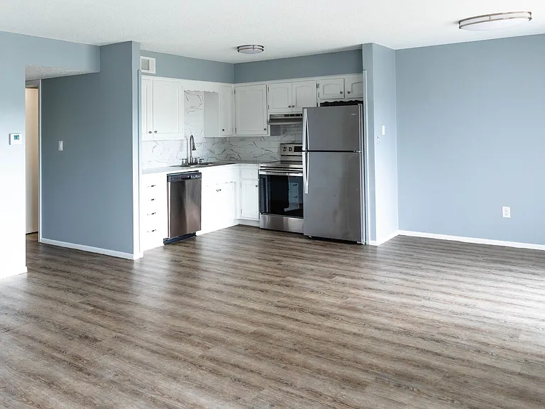 LIMITED TIME OFFER - DISCOUNTED RENTS ON STUDIO, ONE & TWO Bedroom Apartment & Townhomes!! — Photo 23