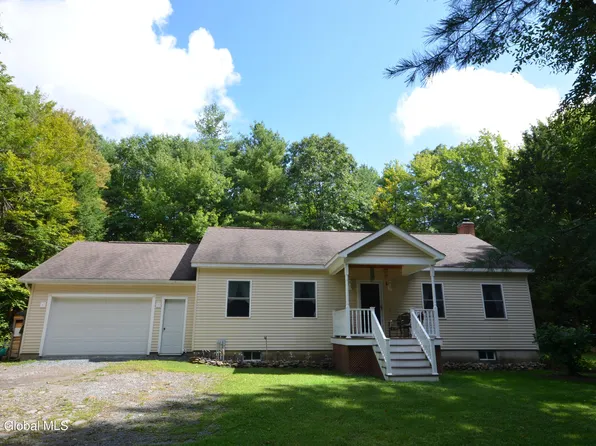 42 Taborton Road, Averill Park, NY 12018