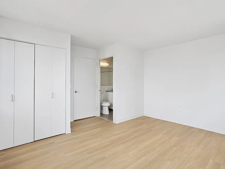 Columbus Cir #S44D — Photo 5