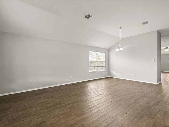 2nd image of 1933 Marble Falls Ln