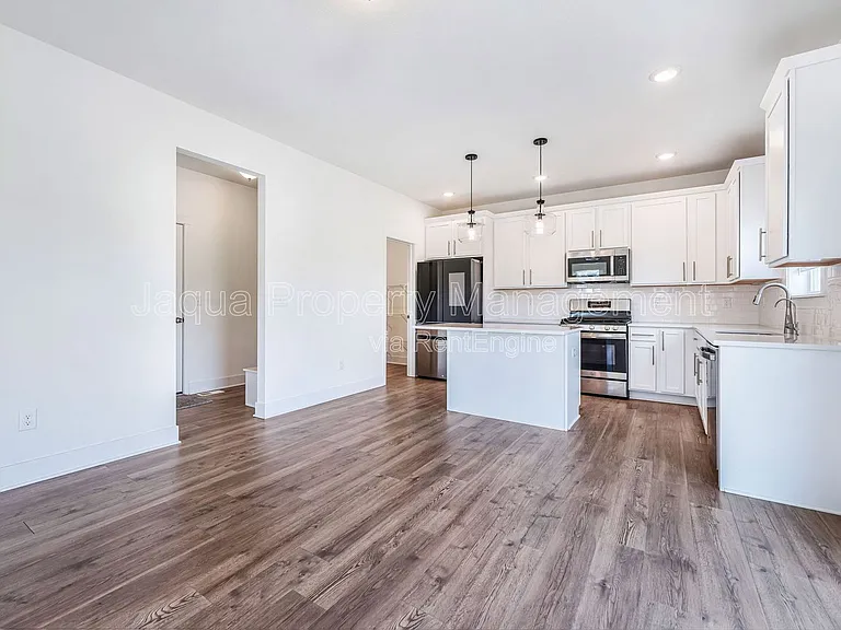 9424 Snow Valley Dr SE — Photo 6