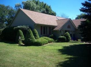 1351 Maumee Dr, Valparaiso, IN 46385