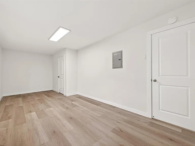 815 Brooks Ave — Photo 28