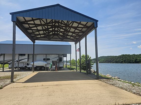 3rd image of 1089 River Front Dr